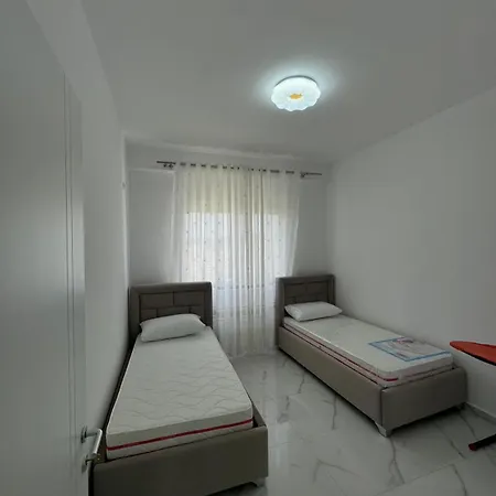 Paola's Vlorë