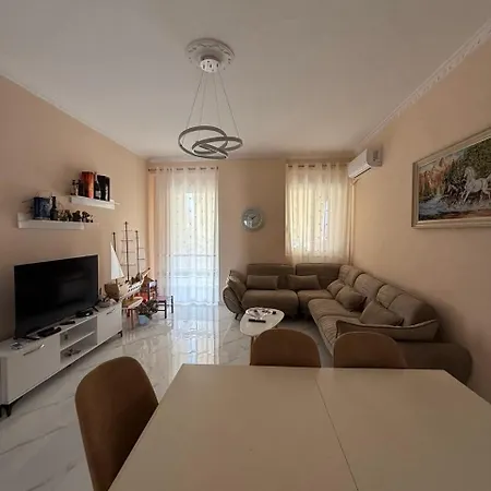 Paola's Vlorë